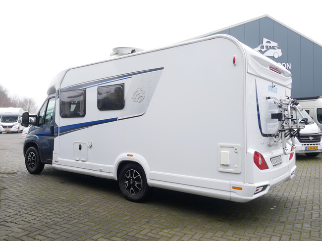 Knaus Sky TI 650 MF, Autom&aacute;tico, Cama francesa, Elevador de bicicletas foto: 22