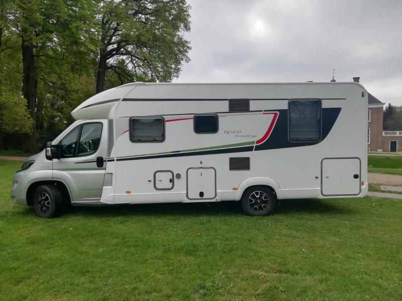 Bürstner Lyseo Privilege 745 met twee luxe hefbed  foto: 4