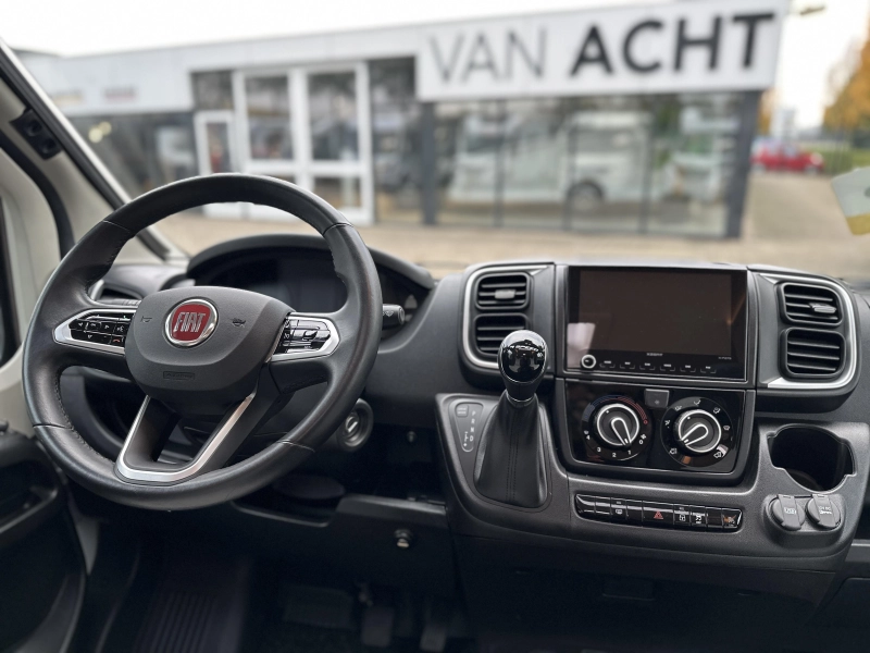 Sunlight T 68 Adventure Edition Dachklimaanlage, Backofen Foto: 9