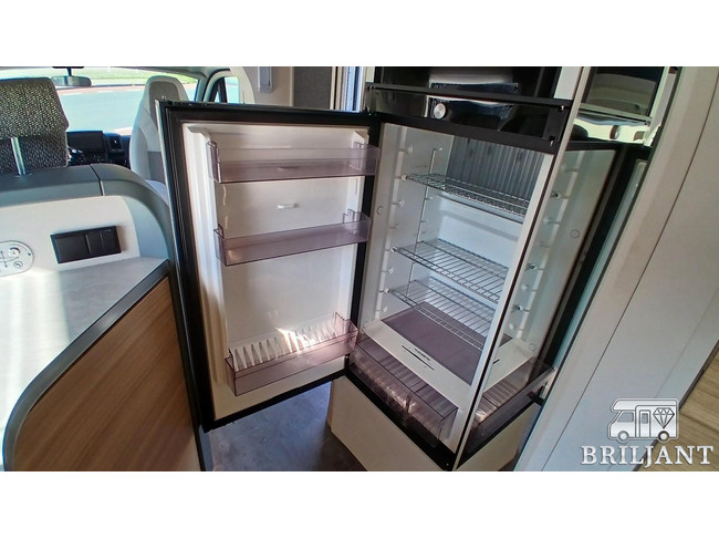 Dethleffs PULSE T 7051 DBM/EB .. autom&aacute;tico/cama queen+cama abatible foto: 14
