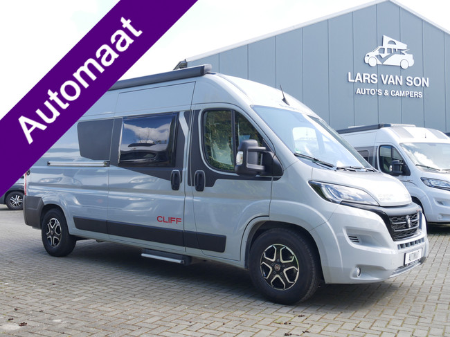 Sunlight Cliff 600 XV, transmisión automática de 9 velocidades, autocaravana de 6 metros, cama transversal