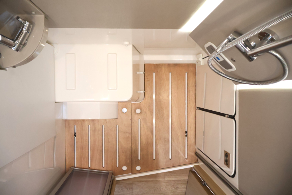 Niesmann + Bischoff Smove 7.4 E foto: 18