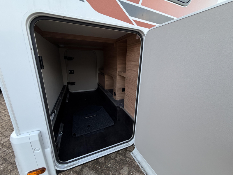 Weinsberg CaraCompact MB 640 MEG 170pk autom|Winterpakket  foto: 8