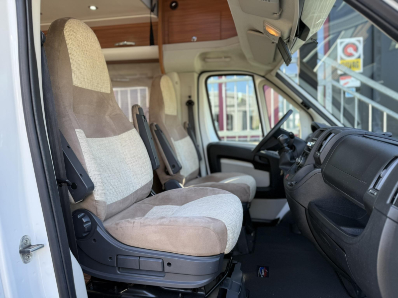 Adria Matrix 680 SP Ruime zit!  foto: 10