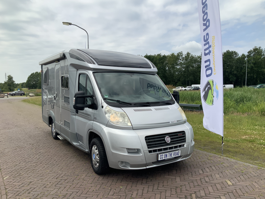 Knaus Van Ti 600 ME – Compleet 3 liter 160 PK Half-integraal, vastbed, halve- treinzit, draaistoelen Camper centrum on the road foto: 2