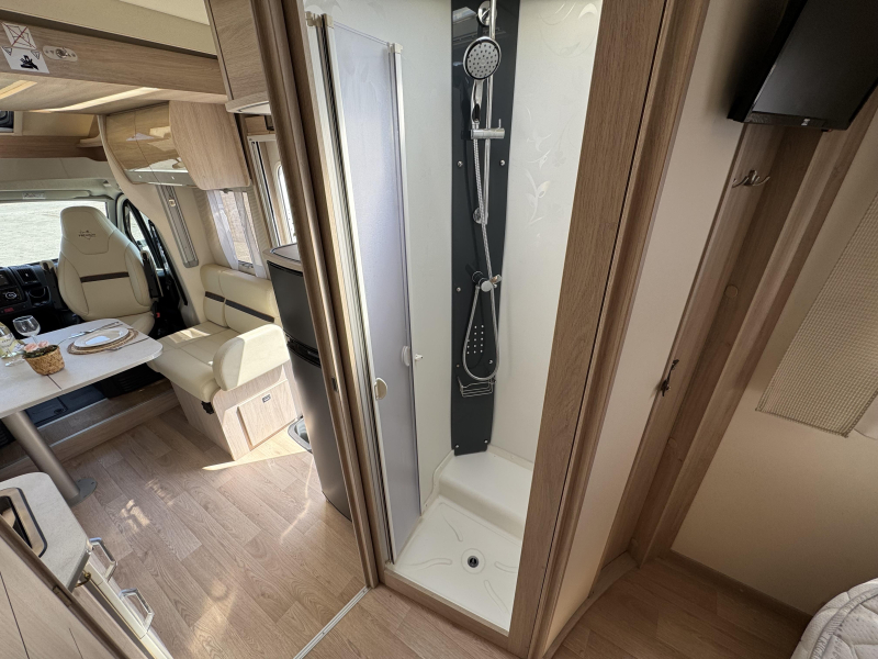 Rapido Premium 696 F Automatic Air conditioning Tow bar photo: 17