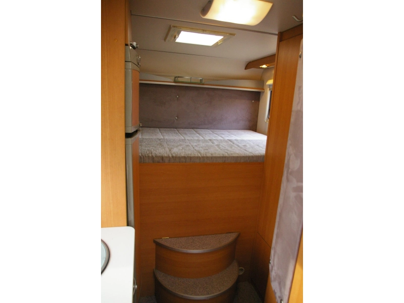 Knaus Sport Silver Line 650 TI Dwarsbed, XXL Garage.  foto: 11