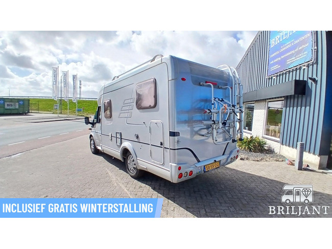 Hymer TEILINTEGRIERT HV 522 .. 2006 dwarsbed