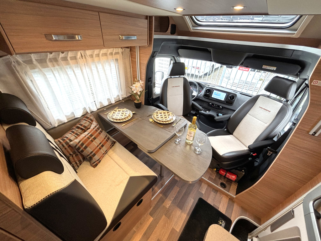 Weinsberg CaraLoft 640 MERCEDES AUTOMAAT ENKELEBEDDEN HEFBED foto: 1