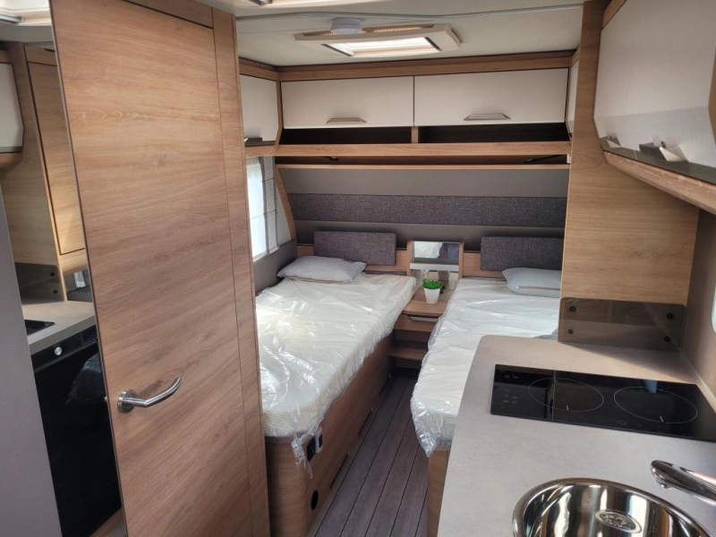 Knaus Sudwind Black Selection 460 EU Red Edition Foto: 6