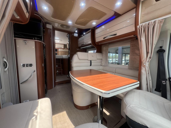 Mobilvetta KEA P65 premium klasse camper lengte en hefbed foto: 5