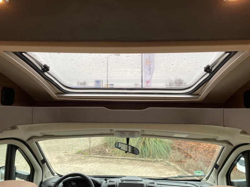 Knaus L!ve Ti 650 MF Frans bed | Automaat  foto: 15