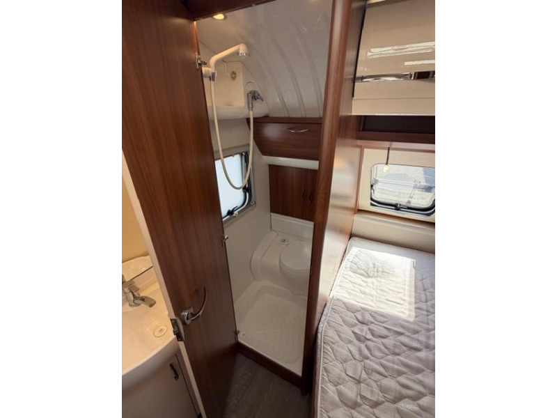 Hobby Excellent 495 UFE Incl. Mover Toldo foto: 19