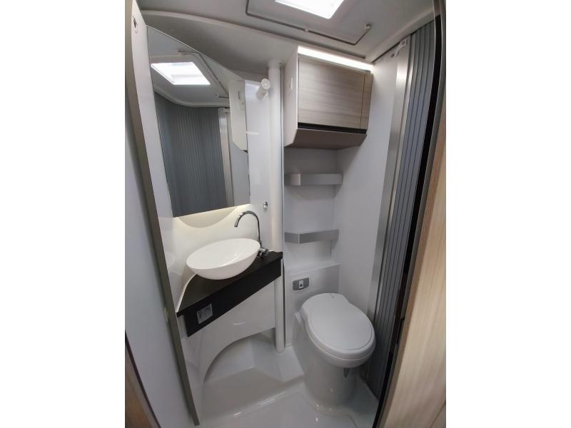 Adria Compact Axess 670 SL, aire acondicionado doble, enganche de remolque foto: 13