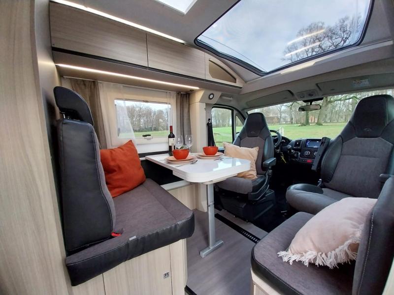 Adria Compact Axess 670 SL, doble aire acondicionado, enganche de remolque foto: 2