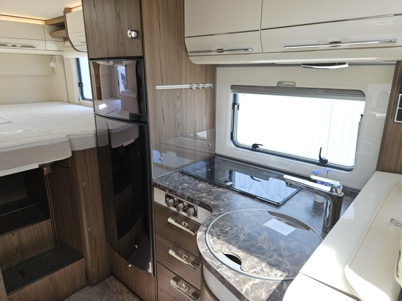Hymer B674 SL foto: 10