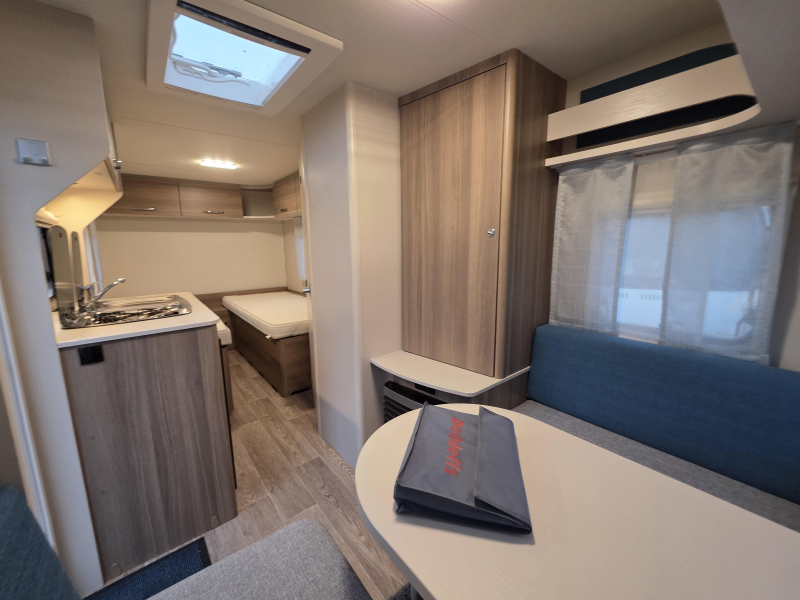 Dethleffs C'Joy 460 LE Camas Individuales TIENDA 2017 foto: 3