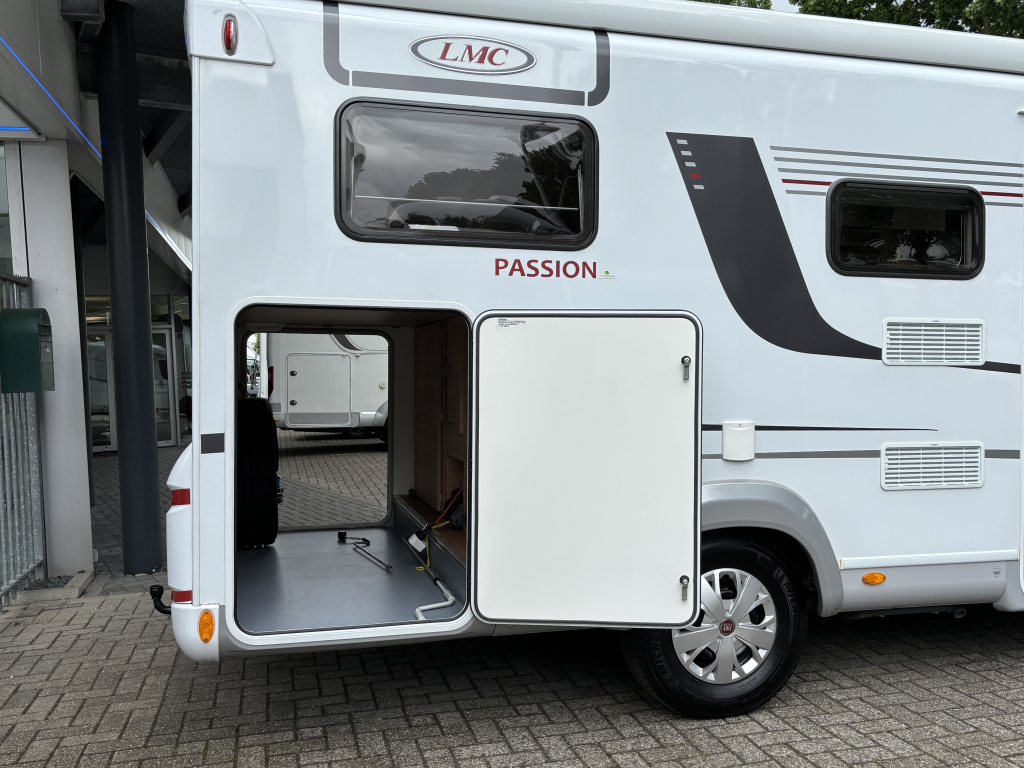 LMC PASSION V 643 G AUTOMAAT ENKELE BEDDEN EURO6 10.000KM! foto: 22