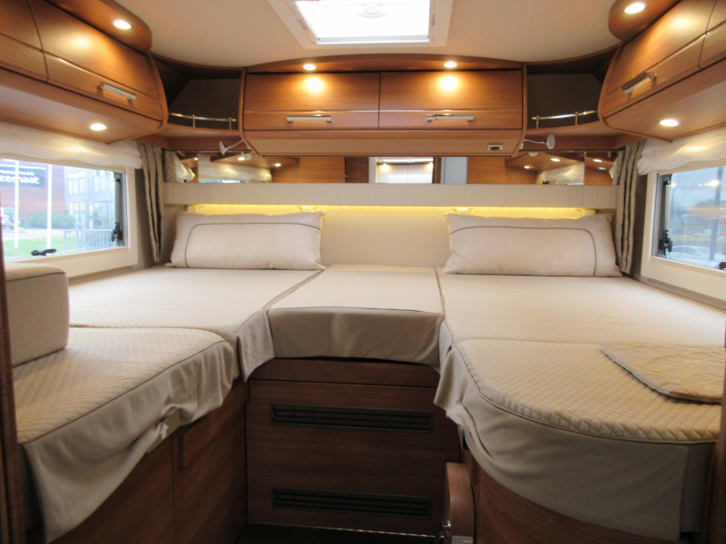 Carthago Chic C-Line I 4.9 LE AUTOMATIC DOUBLE FLOOR photo: 12