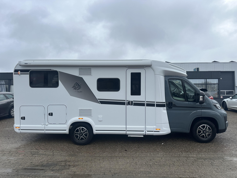 Knaus L!ve Ti 650 MEG Unieke lage lengte bedden  foto: 1