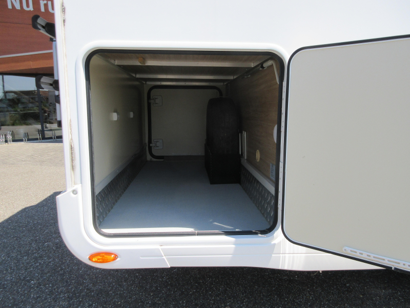 Rimor Seal 66 PLUS Face to Face and Queen Bed photo: 20