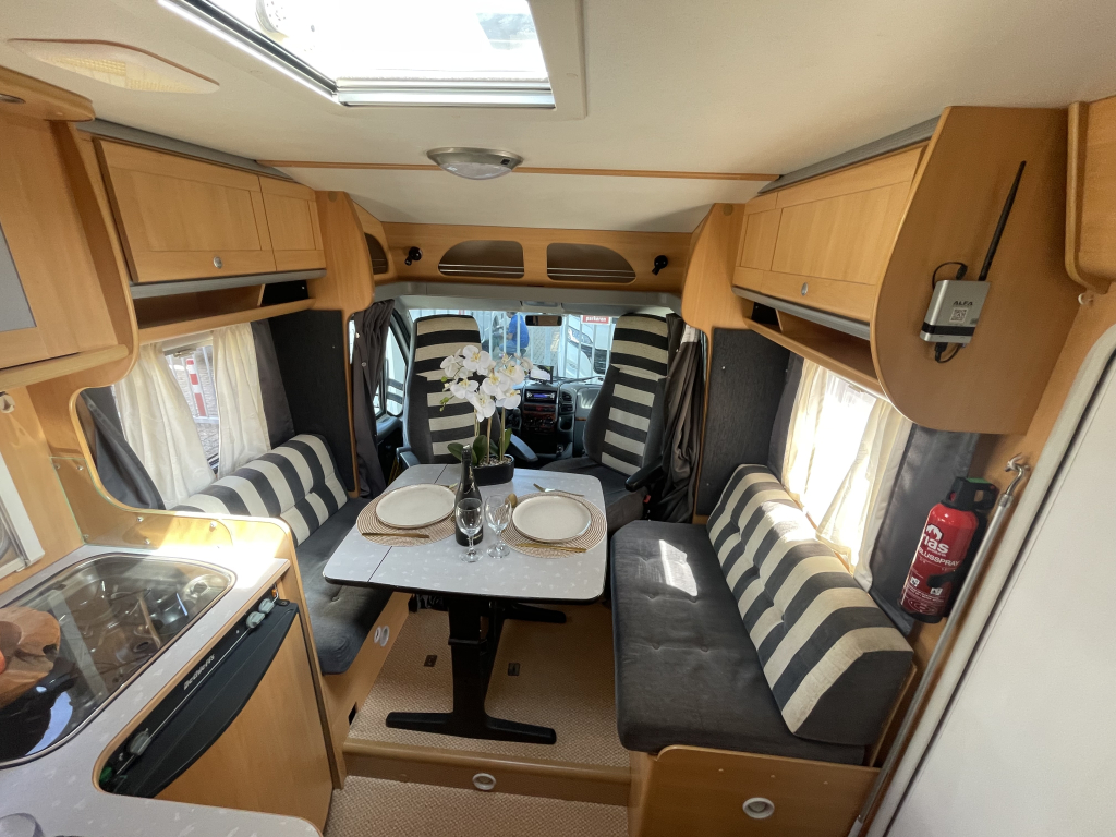 Dethleffs ADVANTAGE T5801 CAMA FRANCESA CARA A CARA foto: 1