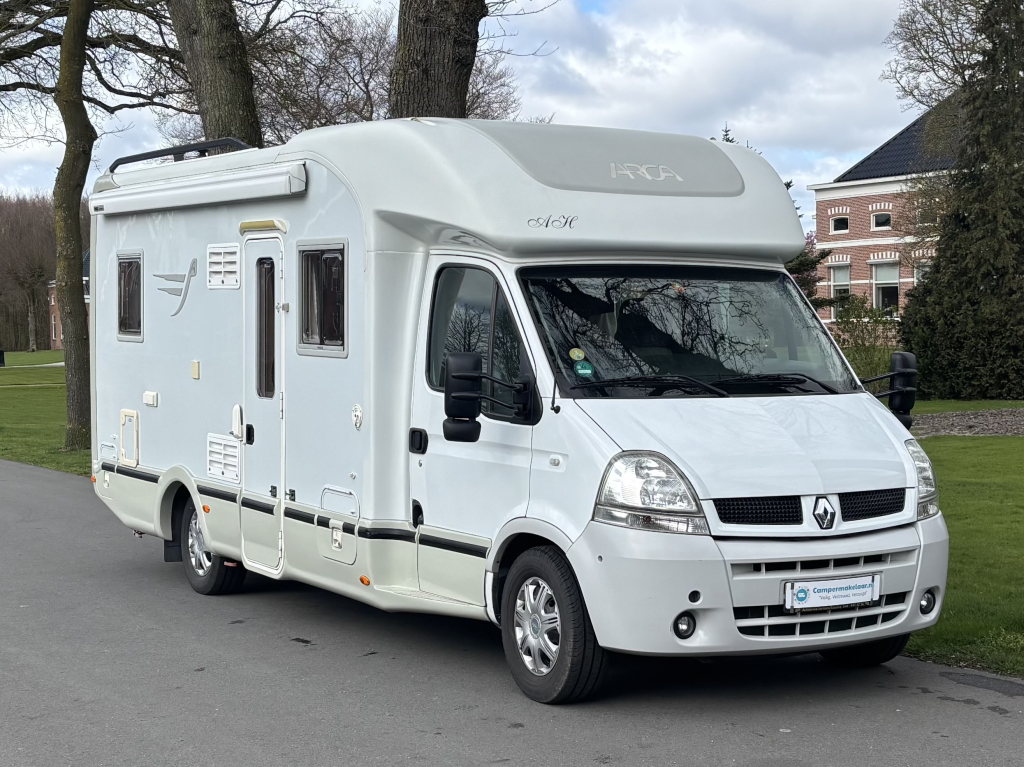 ARCA 3.0L (chain) Very spacious Complete and well maintained P 674 LSX photo: 0
