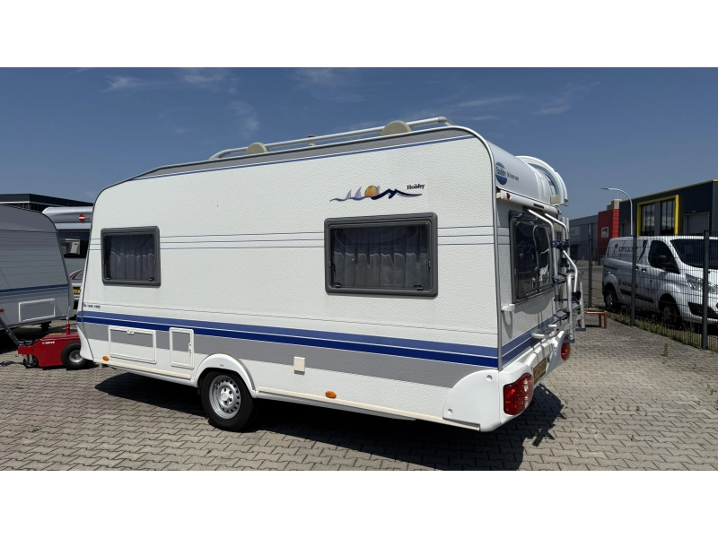 Hobby De luxe Easy 450 UF cama transversal asiento redondo inodoro foto: 12