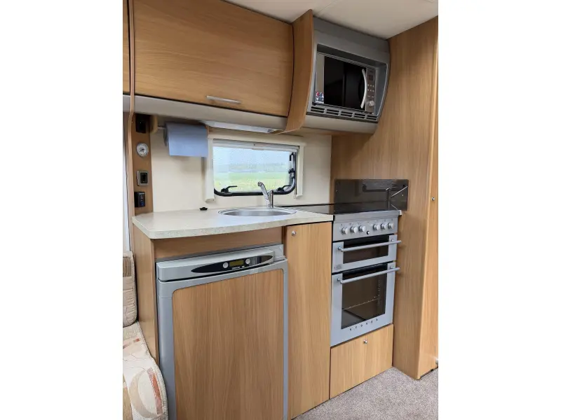 Swift Charisma  foto: 13