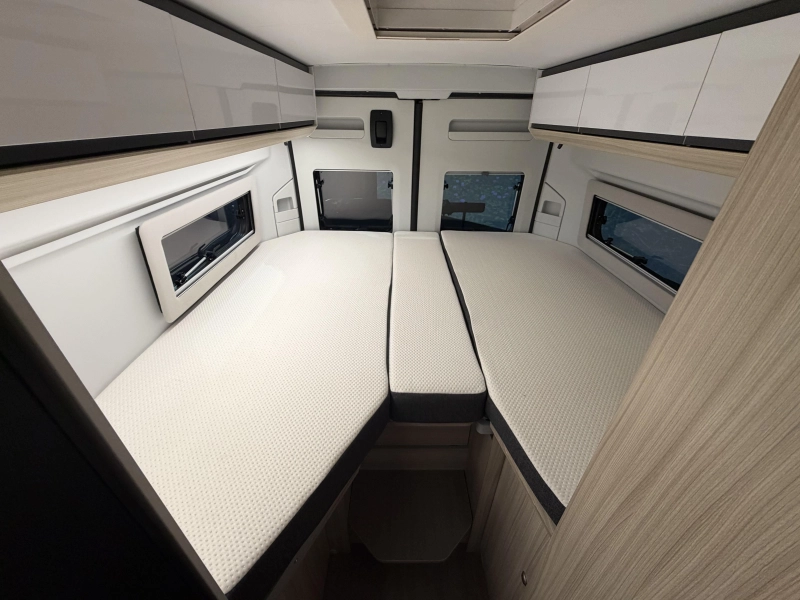 Adria Twin Axess 640 SL zonnepaneel / omvormer  foto: 13