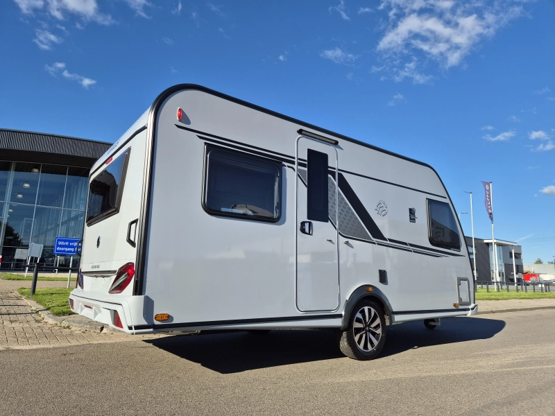 Knaus Sudwind Black Selection 450 FU foto: 1