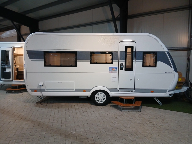 Hobby De Luxe 460 LU photo : 1