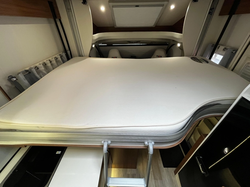 Pilote P 706 GJ Camper, 4 person photo: 13