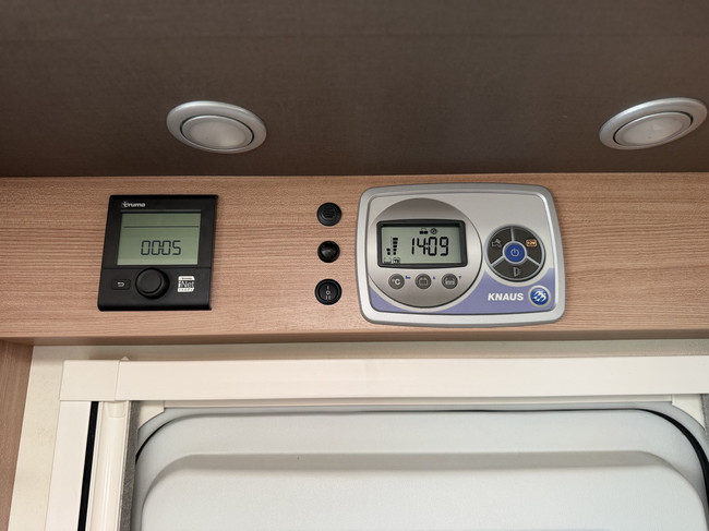 Knaus SKY TI 700 MEG SILVER SELECTION / Free Storage photo: 18