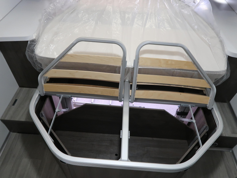 Benimar Cocoon 496 QUEENS BED photo: 5