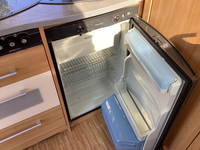 Dethleffs Camper Style 545 DBM AIRCO/MOVER/VOORTENT  foto: 9