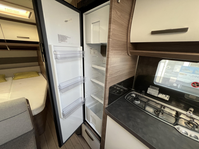 Knaus Sport Silver Selection 540 FDK lit superpos&eacute;, 5 personnes photo : 10