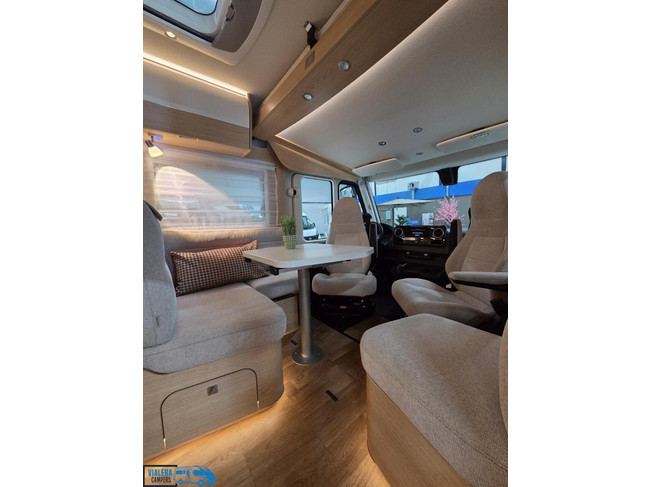 Hymer BMC-I 680 *170pk Automaat* Levelsysteem* Bomvol opties foto: 3