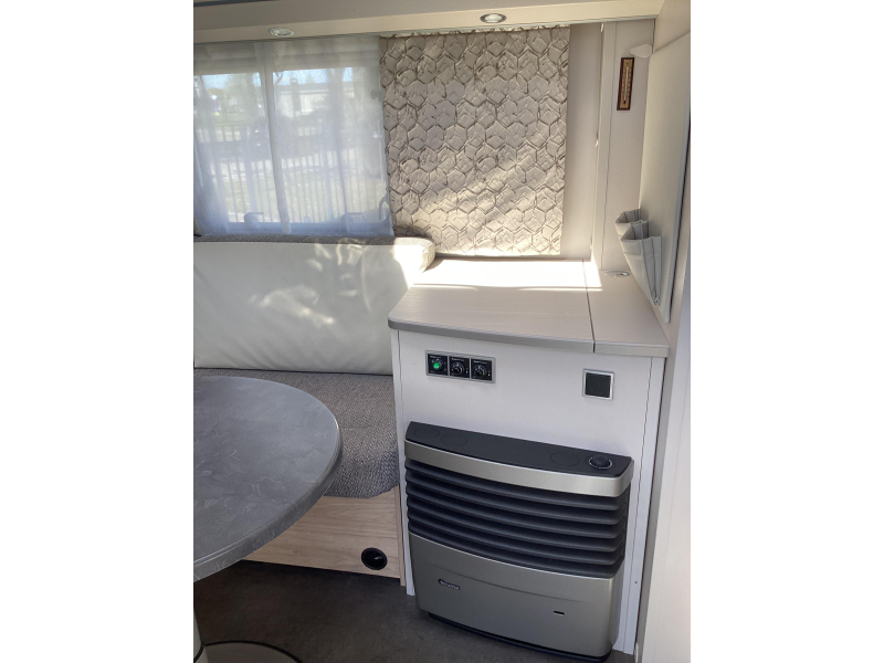 Dethleffs Nomad 530 DR Airco/awning photo: 8
