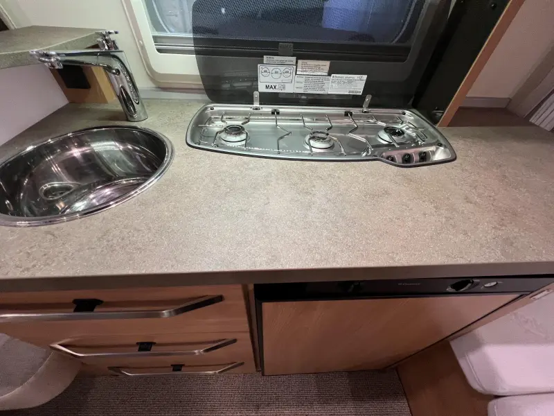 Knaus Sudwind 450 FU mover, luifel  foto: 9