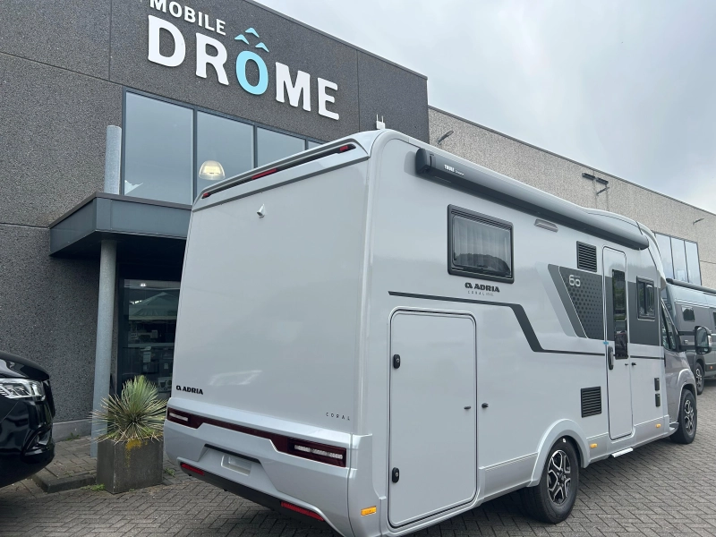 Adria Coral 670 DL 60 Years 180 CV + Autom&aacute;tico foto: 2