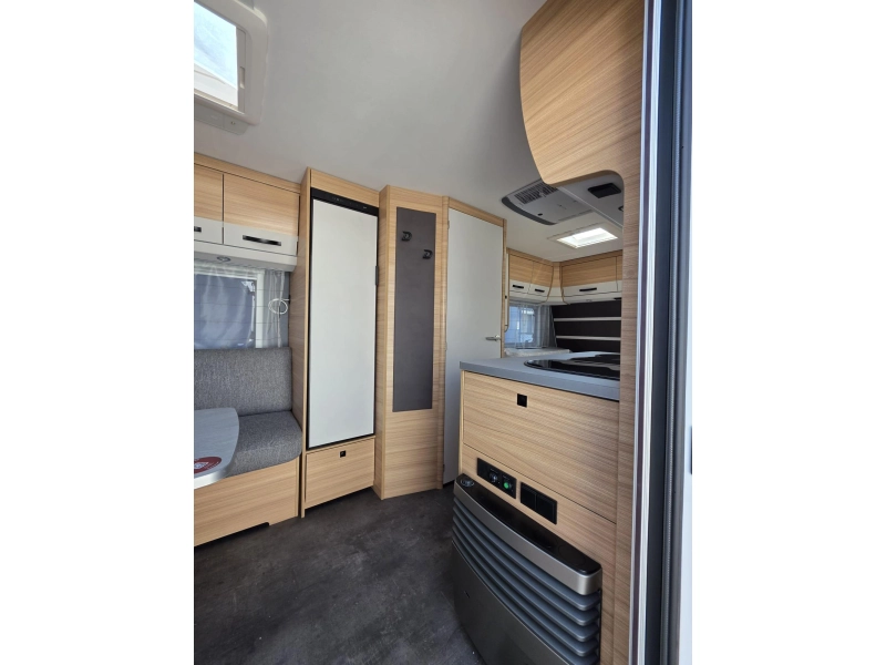 Dethleffs Summer Edition 460 EL Airco, Single beds photo: 5