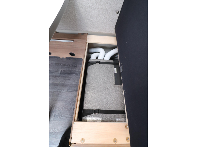 Knaus Sport E-Power Selection 420 QD Mover / Awning / Air conditioning photo: 9