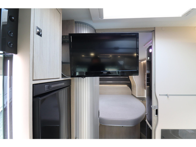 Chausson Titanium 738 XLB QUEENSBED + HEFBED foto: 16