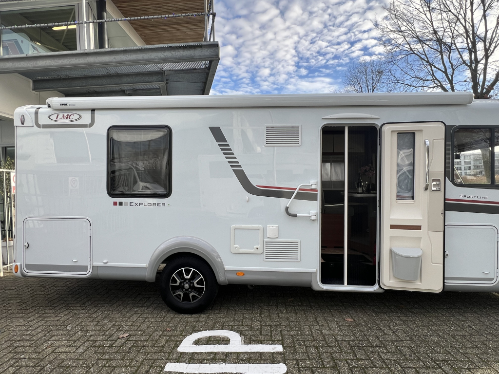 LMC EXPLORER SPORTLINE 745 CAMA QUEEN+CAMA ABATIBLE 2X PANEL SOLAR foto: 4