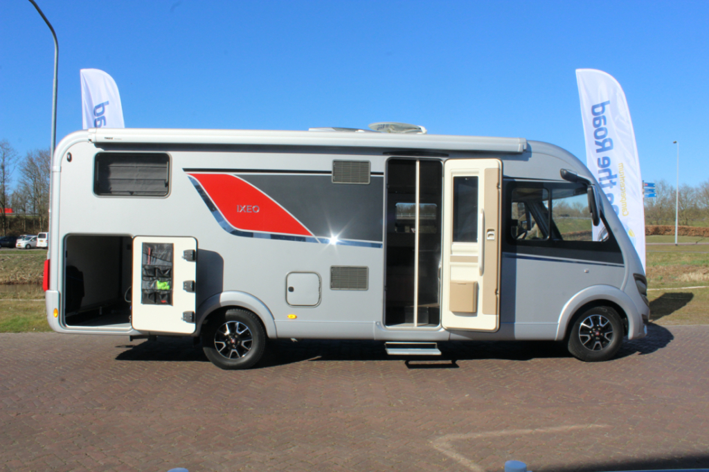Bürstner Travel Van T620 30 YEAR 130PK Enkele Bedden 