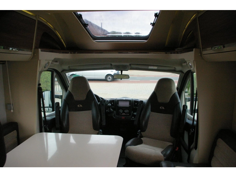 Adria Matrix Plus 670 SL Camas individuales, Cama abatible. foto: 5