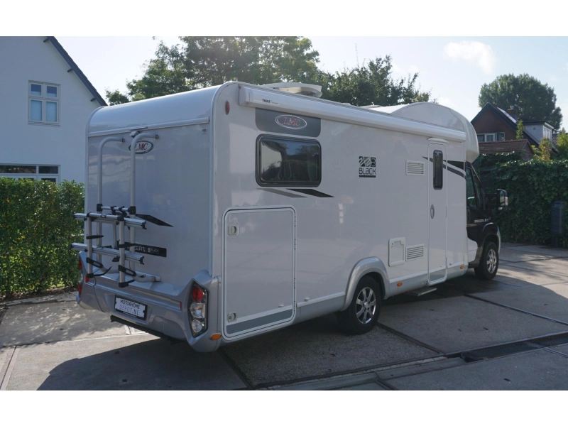 LMC Breezer 730 H Lengte bedden en hefbed  foto: 2