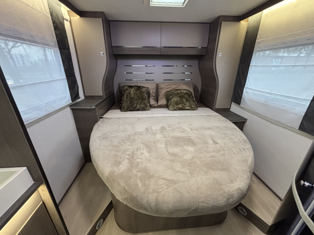 Chausson Titanium 628 AUTOMATIK QUEENSBETT KAMERA SOLARPANEL Foto: 2