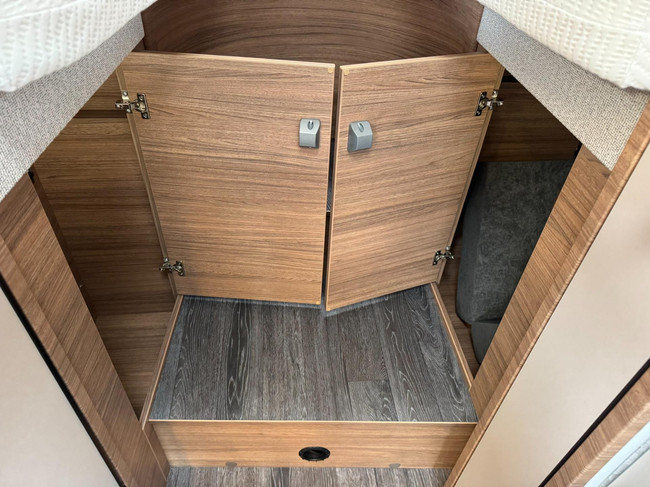 Knaus van ti 650 MEG 2024 Lengte bedden 7.220 KM nieuwstaat foto: 22